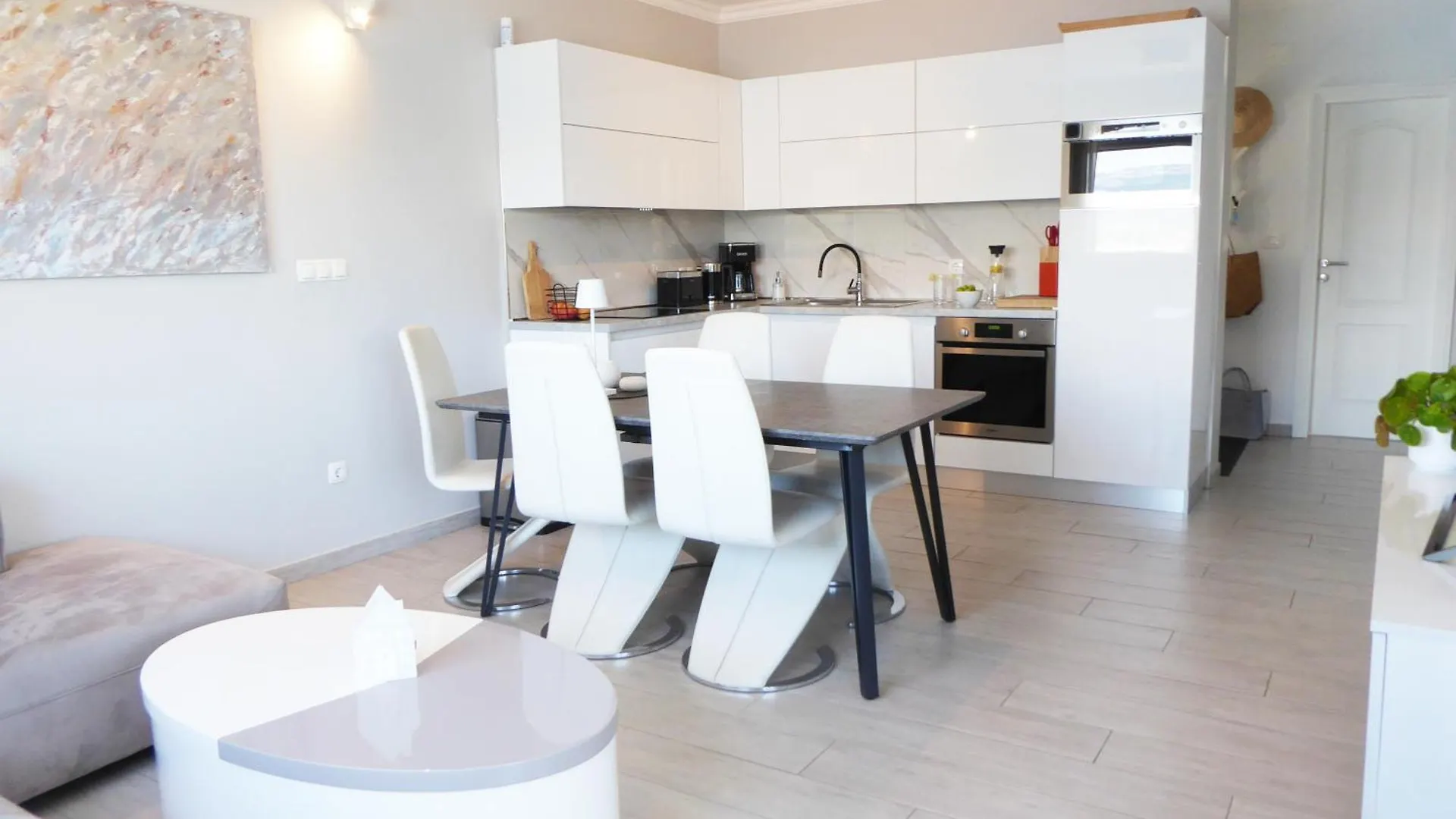 Rooftop Apartment 特罗吉尔